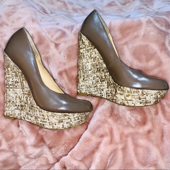 🆕STEVE MADDEN Patent Leather Wedge Heels Sz 7 - Picture 3 of 7